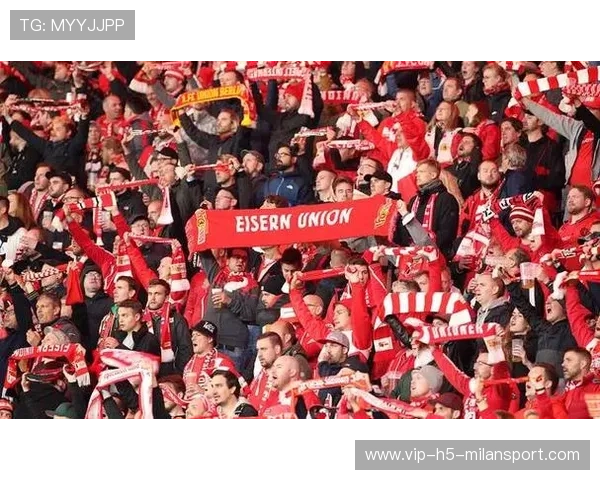 布鲁诺任意球助攻曼联终场绝杀