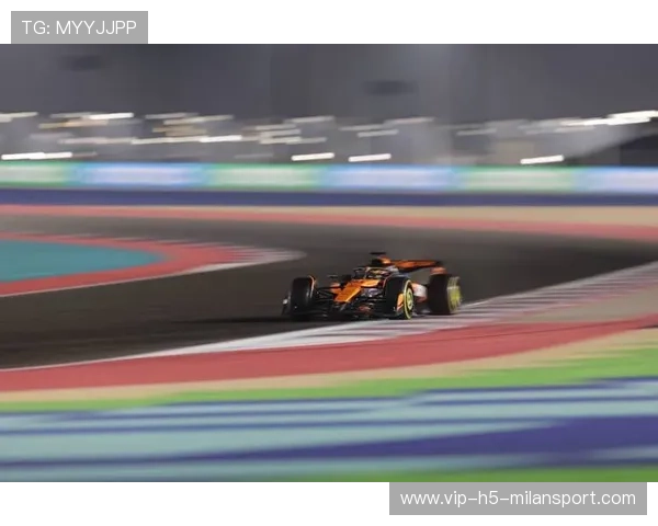 赛车突然断电，车手暴怒